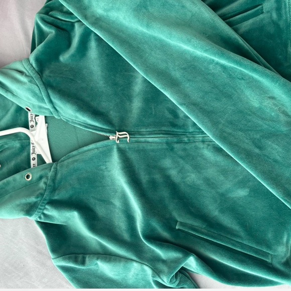 Juicy couture medium  size jacket - Picture 2 of 4
